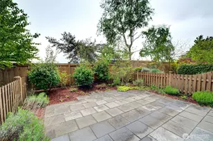 505 W Olympic Pl, Seattle, WA 98119 - Photo 23