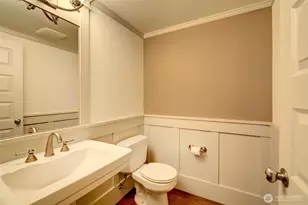 505 W Olympic Pl, Seattle, WA 98119 - Photo 9