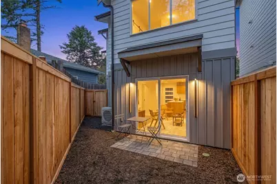 11013 Goodwin Way NE, Seattle, WA 98125 - Photo 21