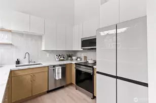 8863 Midvale Ave N, Seattle, WA 98103 - Photo 11