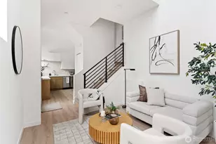 8863 Midvale Ave N, Seattle, WA 98103 - Photo 3