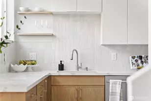 8863 Midvale Ave N, Seattle, WA 98103 - Photo 9