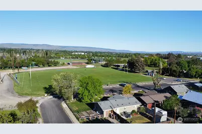 804 W 1st Ave, Ellensburg, WA 98926 - Photo 9