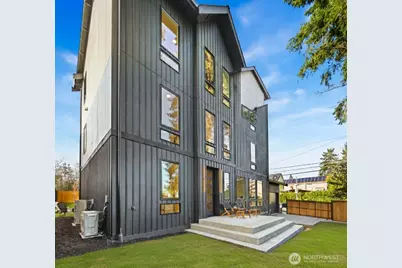 7358 33rd Avenue NE, Seattle, WA 98115 - Photo 3