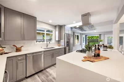2412 160th Avenue NE, Bellevue, WA 98008 - Photo 9