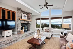 4694 Wrightsman Pl, Clinton, WA 98236 - Photo 3