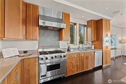 2506 N 38th Street, Seattle, WA 98103 - Photo 11