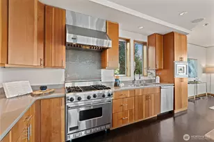 2506 N 38th St, Seattle, WA 98103 - Photo 11