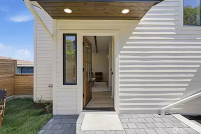909 32nd Avenue S #B, Seattle, WA 98144 - Photo 3