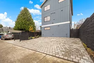 713 B N 70th St, Seattle, WA 98103 - Photo 23