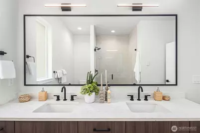 4425 Fremont Avenue N #A, Seattle, WA 98103 - Photo 17