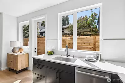 4425 Fremont Avenue N #A, Seattle, WA 98103 - Photo 11
