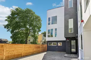 4425 Fremont Ave N, Seattle, WA 98103 - Photo 31
