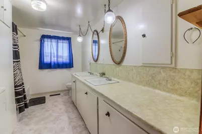 11704 Gilbert Road, Yakima, WA 98903 - Photo 15
