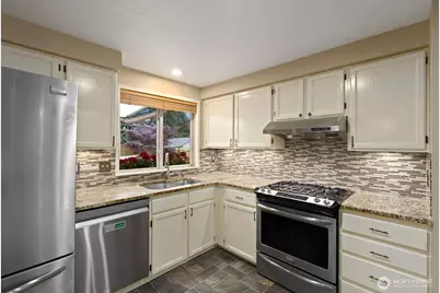 904 SW 214th Place, Lynnwood, WA 98036 - Photo 11