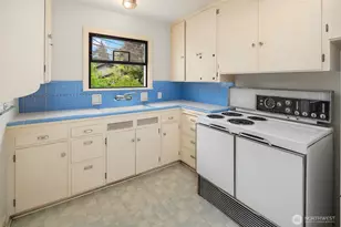 8622 17th Ave NE, Seattle, WA 98115 - Photo 9