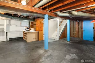 8622 17th Ave NE, Seattle, WA 98115 - Photo 17