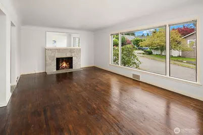 8622 17th Avenue NE, Seattle, WA 98115 - Photo 3