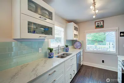 8451 35th Avenue SW, Seattle, WA 98126 - Photo 11