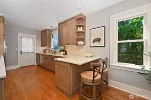 5207 Wallingford Ave N, Seattle, WA 98103 - Photo 17