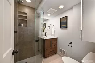 5207 Wallingford Ave N, Seattle, WA 98103 - Photo 33