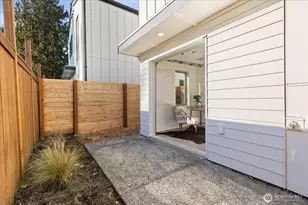 12044 Hiram Pl NE, Seattle, WA 98125 - Photo 17