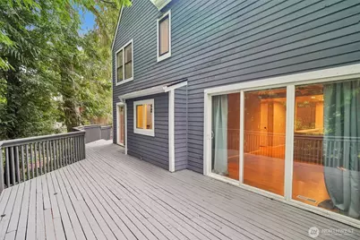 22330 NE 28th Street, Sammamish, WA 98074 - Photo 27