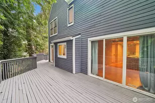 22330 NE 28th St, Sammamish, WA 98074 - Photo 27