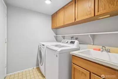 22330 NE 28th Street, Sammamish, WA 98074 - Photo 15