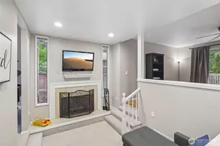 22330 NE 28th St, Sammamish, WA 98074 - Photo 5