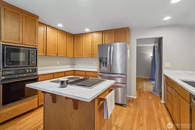 22330 NE 28th Street, Sammamish, WA 98074 - Photo 11