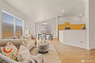9014 190th St E, Puyallup, WA 98375 - Photo 3