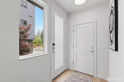 6834 47th Avenue NE, Seattle, WA 98115 - Photo 5