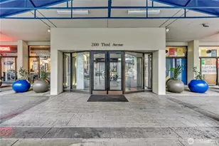 2100 3rd Ave, Seattle, WA 98121 - Photo 31