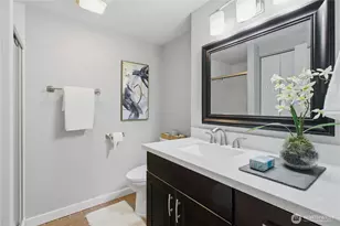 2100 3rd Ave, Seattle, WA 98121 - Photo 25