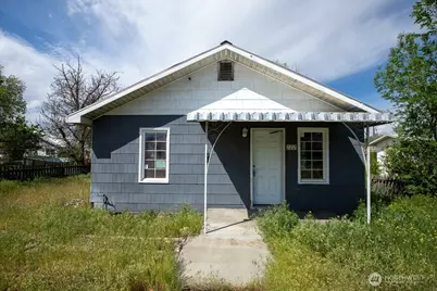 722 Jackson Street, Omak, WA 98841 - Photo 1