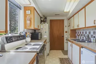 245 Lakeview Ave, Orondo, WA 98843 - Photo 11