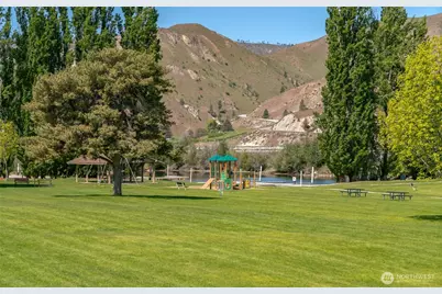 245 Lakeview Avenue, Orondo, WA 98843 - Photo 33