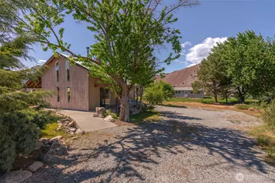 245 Lakeview Avenue, Orondo, WA 98843 - Photo 13