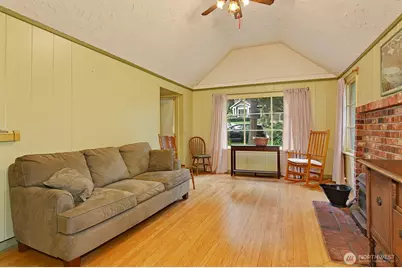 14019 36th Avenue NE, Seattle, WA 98125 - Photo 3