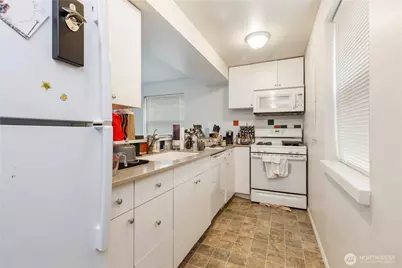 6512 Phinney Avenue N, Seattle, WA 98103 - Photo 13