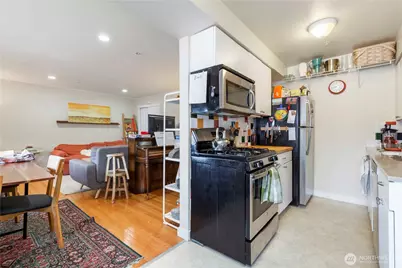 6512 Phinney Avenue N, Seattle, WA 98103 - Photo 11
