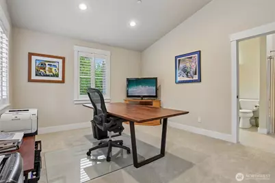 24827 NE 80th Street, Redmond, WA 98053 - Photo 27