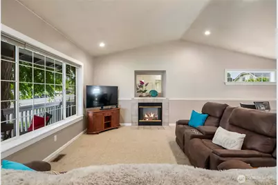 1010 Academy Street, Sumner, WA 98390 - Photo 9