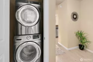 17431 Ambaum Blvd S, Seattle, WA 98148 - Photo 9