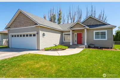 813 NW Sunburst Court, Moses Lake, WA 98837 - Photo 1