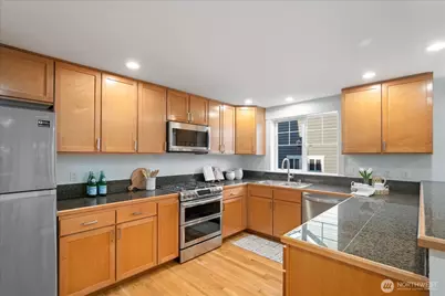 908 NW 85th Street, Seattle, WA 98117 - Photo 9