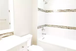 9723 NE 13th St, Clyde Hill, WA 98004 - Photo 19