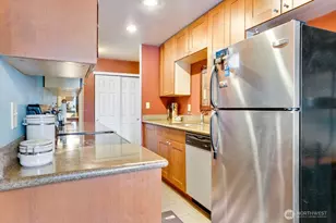 4525 S Henderson St, Seattle, WA 98118 - Photo 7