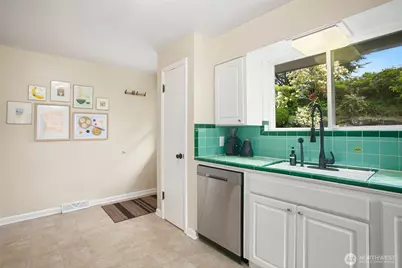 2503 S Edmunds Street, Seattle, WA 98108 - Photo 9